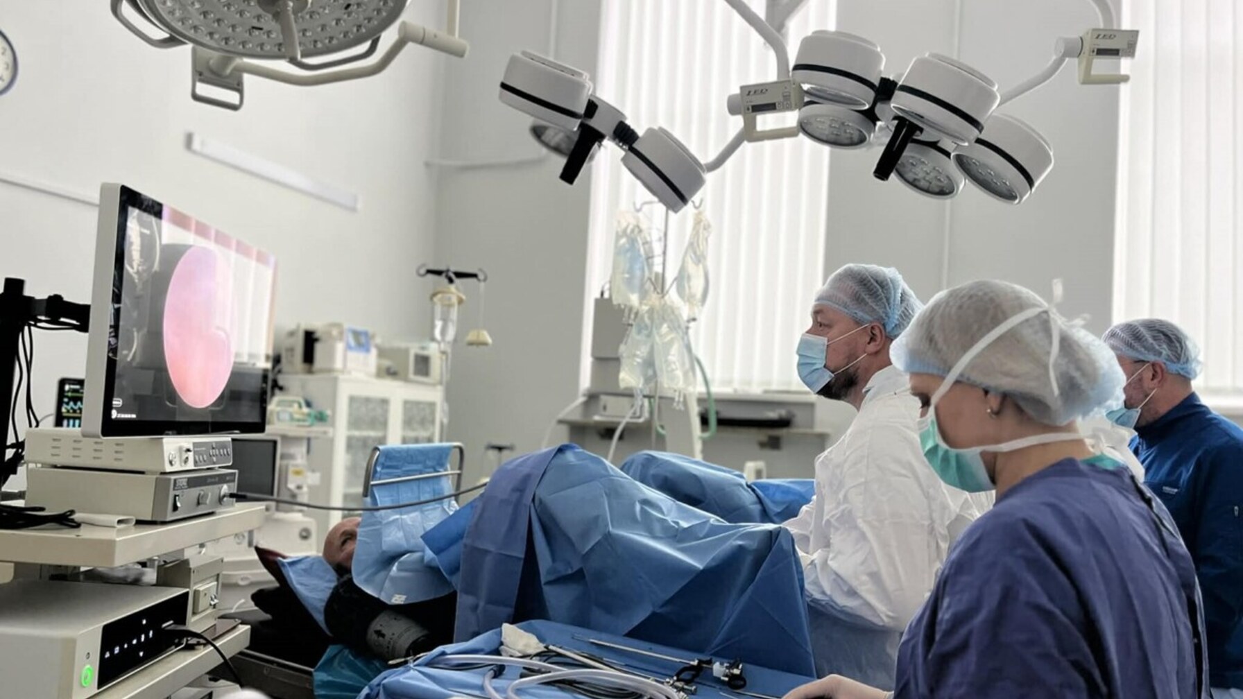 У Другого медоб’єднанні Львова запрацював сучасний медичний інструмент для лікування аденоми простати
