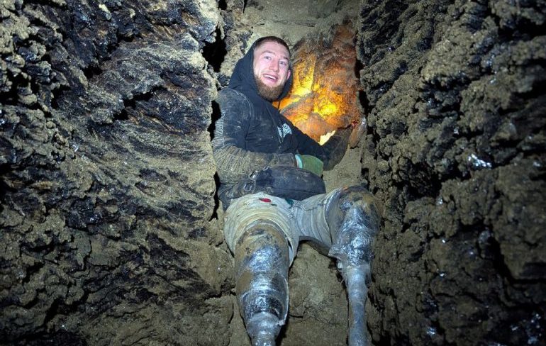 Ветеран війни з протезованими ногами взяв участь у 6-денній експедиції в печеру