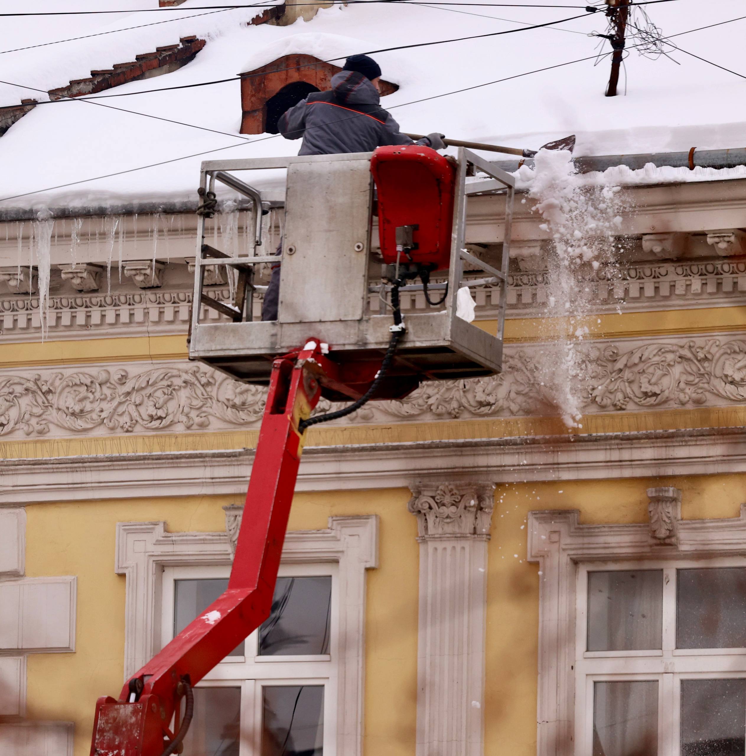 Нічний мороз після плюса перетворив Львів на ковзанку: Садовий закликав бути обережними