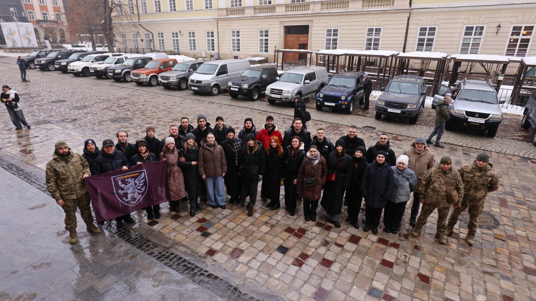 «Гомін» передав 25 автівок для ЗСУ