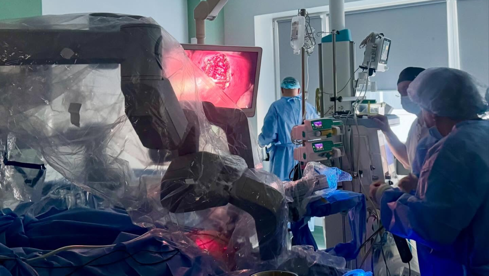 У Львові робот Da Vinci зберіг жінці шанс на материнство