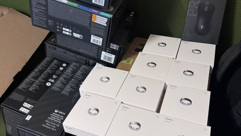 22 гаджети без декларації: у Шегинях зупинили мікроавтобус із технікою