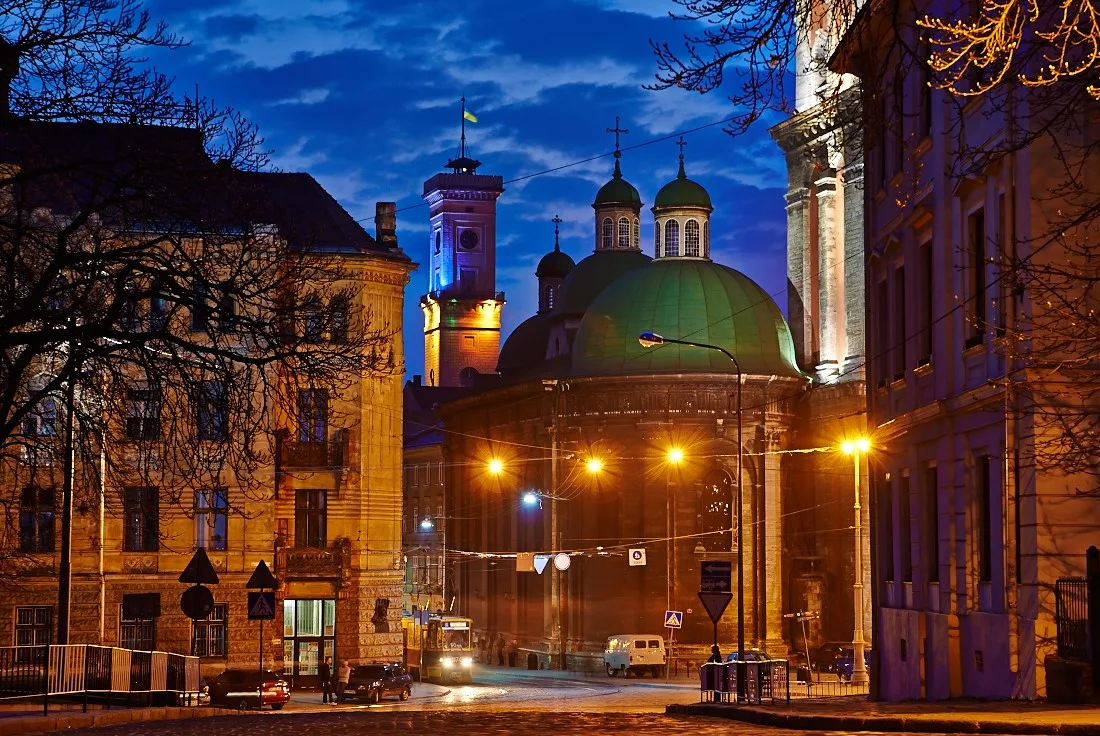 Комендантську годину можуть послабити: що пропонує уряд