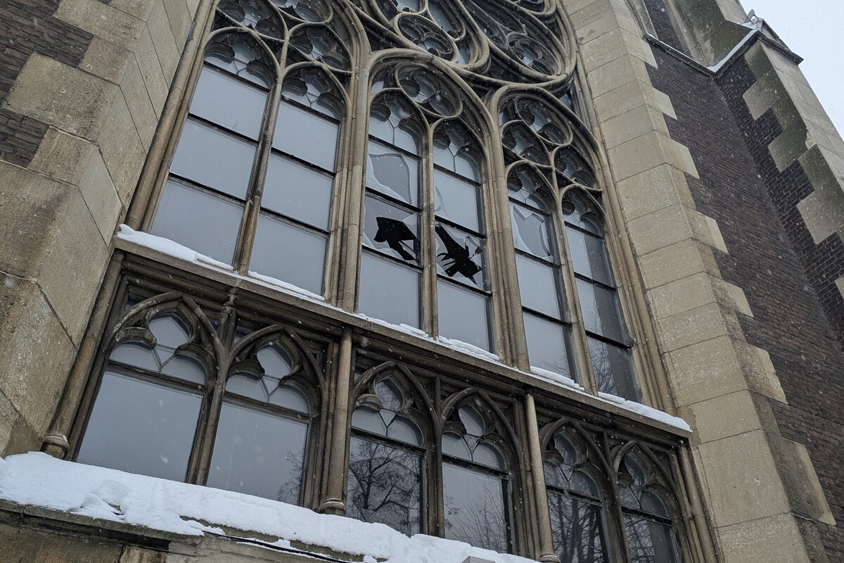 У Львові виділять 300 тисяч грн на відновлення вітражів храму, які пошкодив ворог