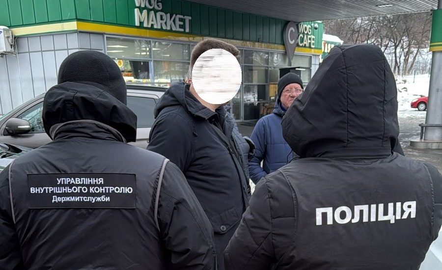 1 100 доларів за уникнення перевірки вантажу: у Львові викрили спробу підкупу на митниці