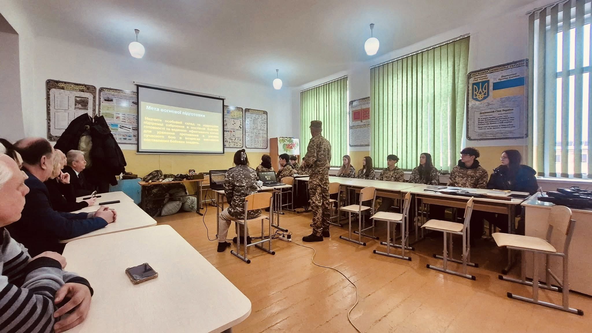 У Новороздільському ліцеї запрацював сучасний осередок навчального предмета «Захист України»