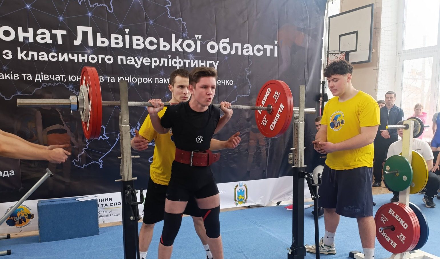 Близько 150 пауерліфтерів змагалися на Чемпіонаті Львівщини у Великому Любені