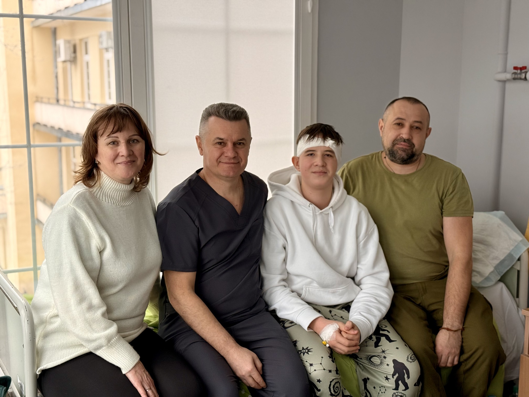 У Львові двоє дітей із вродженими вадами слуху отримали шанс чути двома вухами