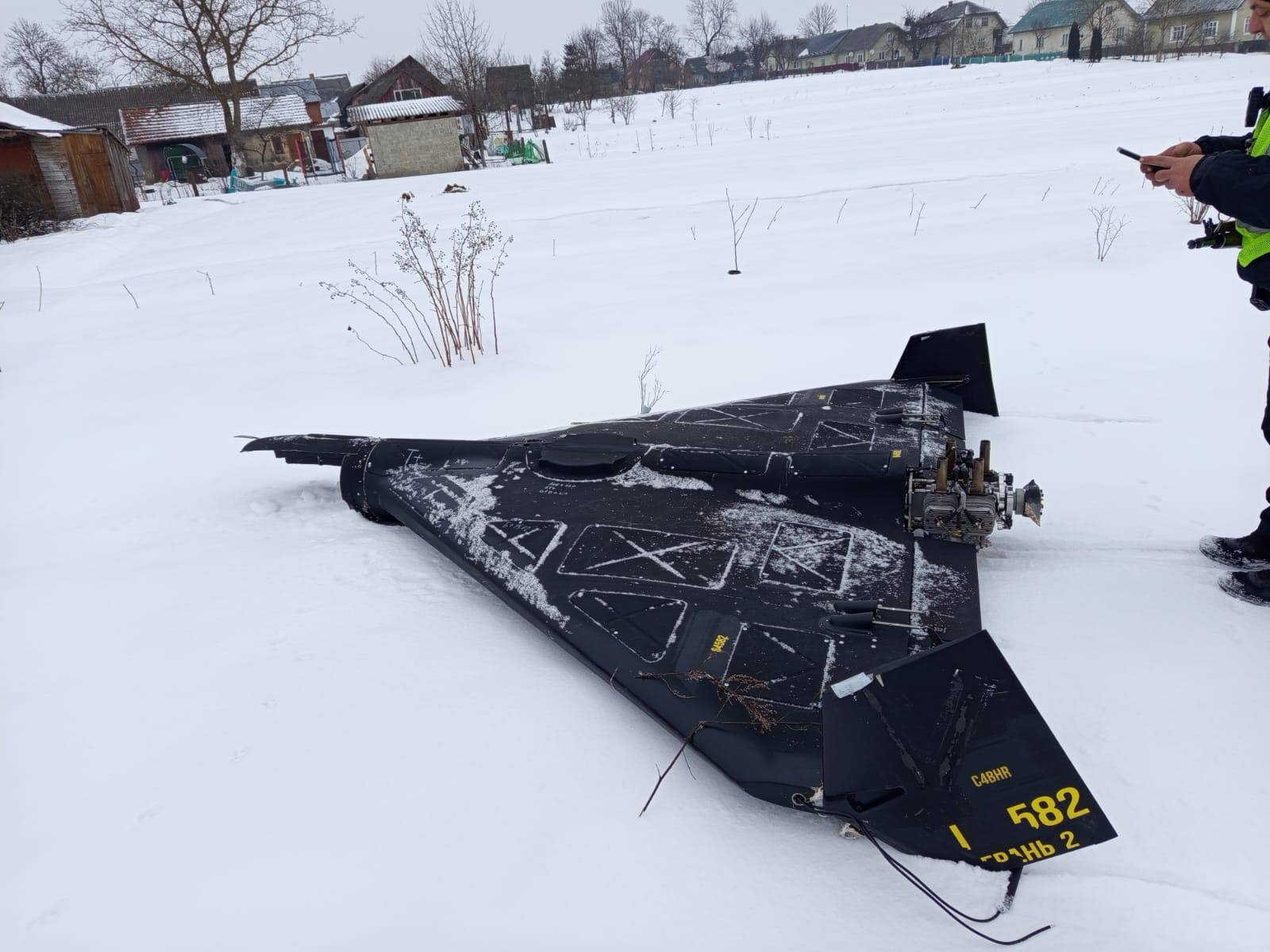 Ворожий безпілотник виявили біля приватних будинків у Стрийському районі