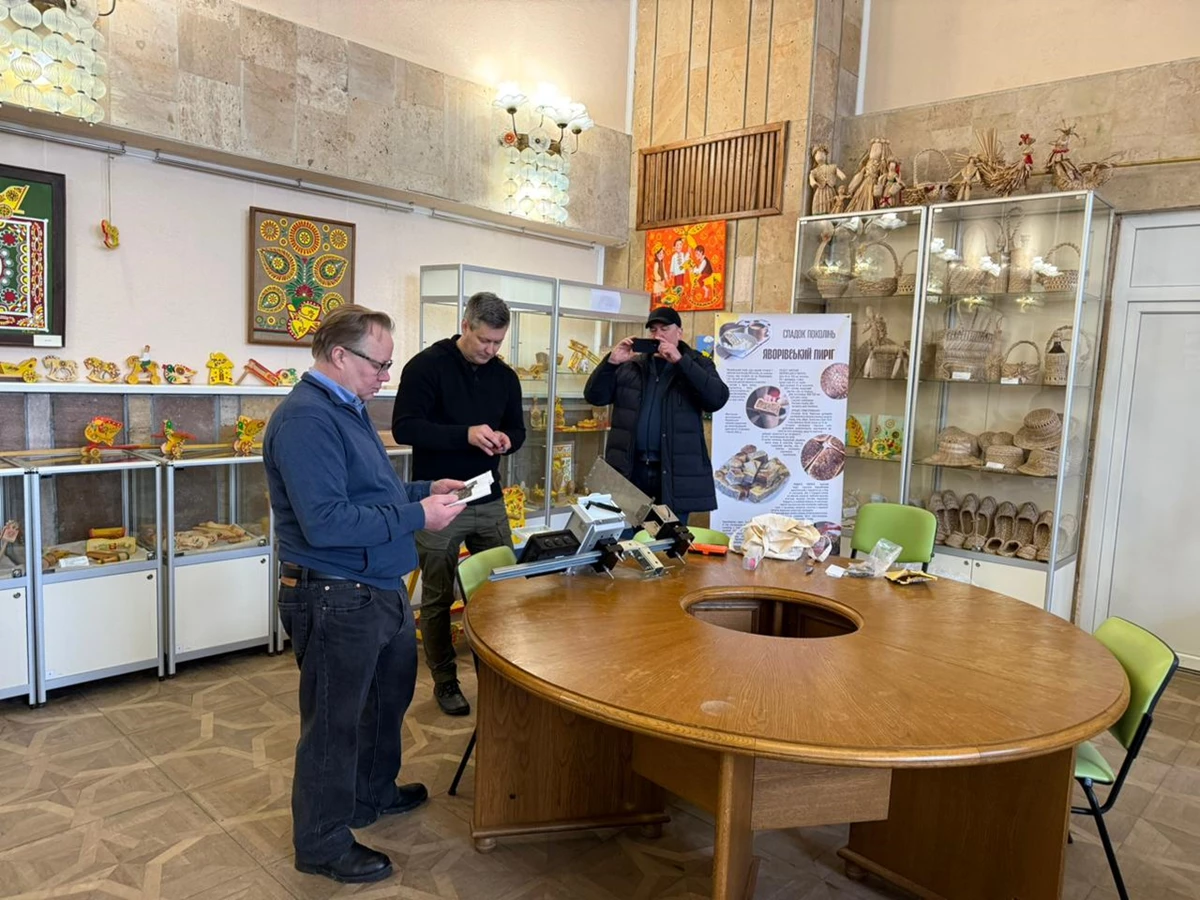 У Новояворівську встановили сучасний пункт моніторингу якості повітря