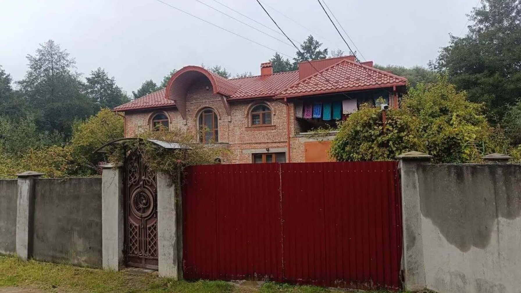 Будинок у межах парку: у Львові відкрили провадження через забудову біля ставу Стосика