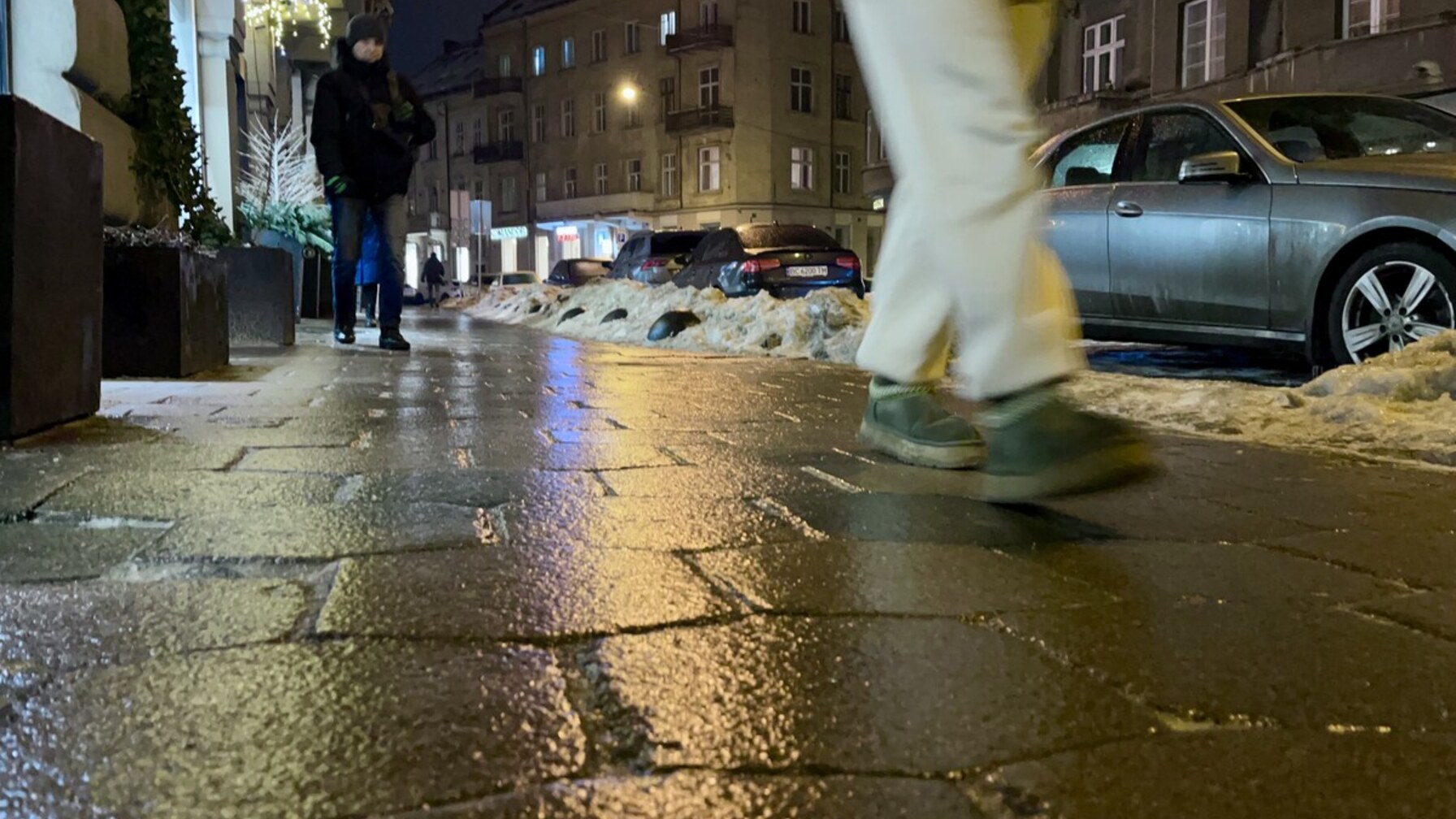 Штормове попередження: завтра на Львівщині прогнозують ожеледицю та густий туман