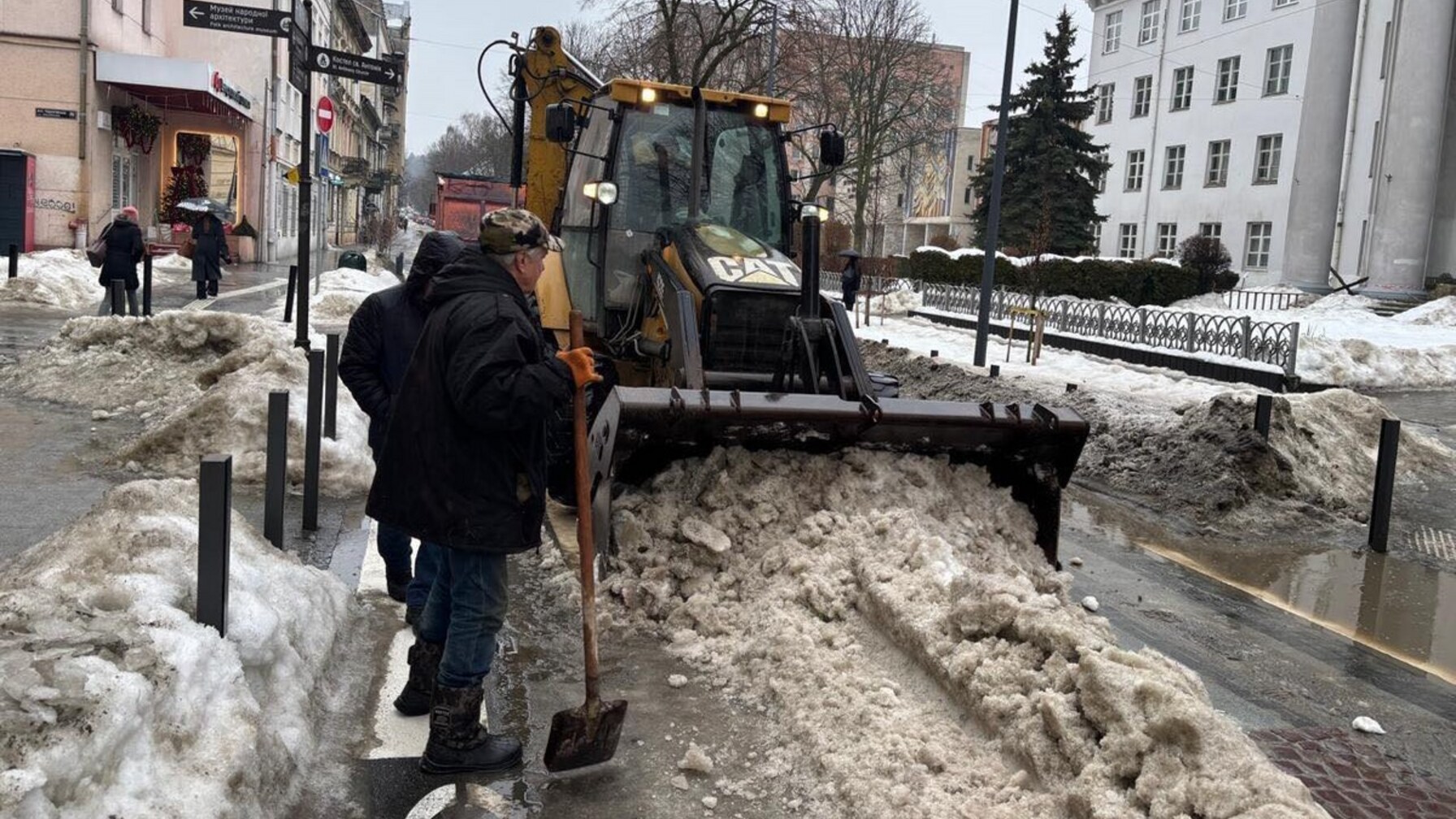 Дві односторонні вулиці Львова сьогодні перекриють для руху транспорту