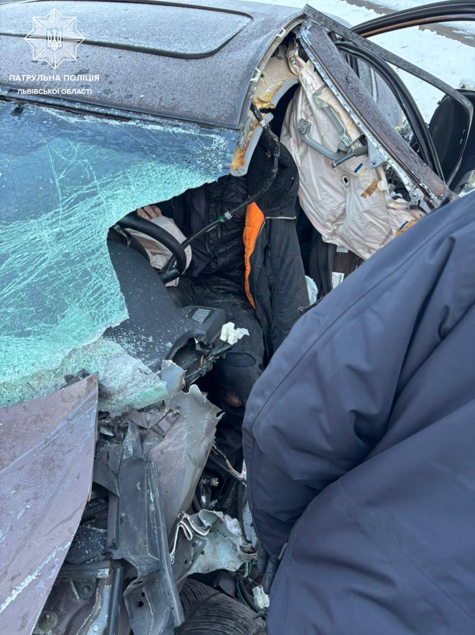 Біля Львова сталася ДТП з травмованими: рух частково обмежений (ФОТО)