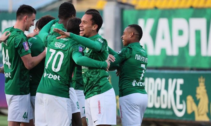 «Карпати» вдруге поспіль громлять суперника 4:0 — що кажуть гравці та чи втримається тренер