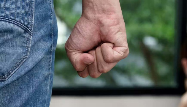 У Городку 39-річний чоловік побив ветерана, який пережив полон