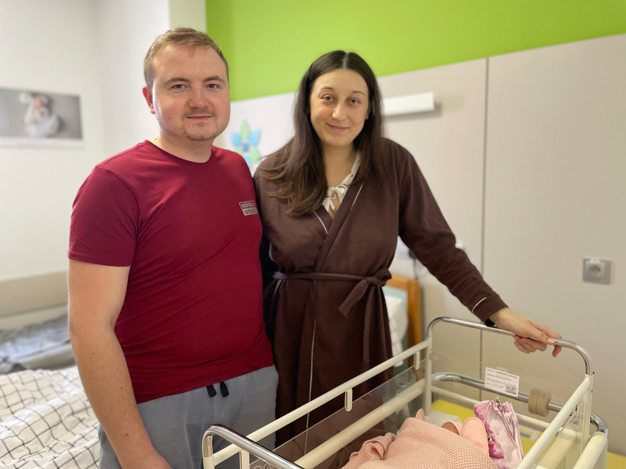 Після трансплантації нирки 27-річна жінка вперше стала мамою