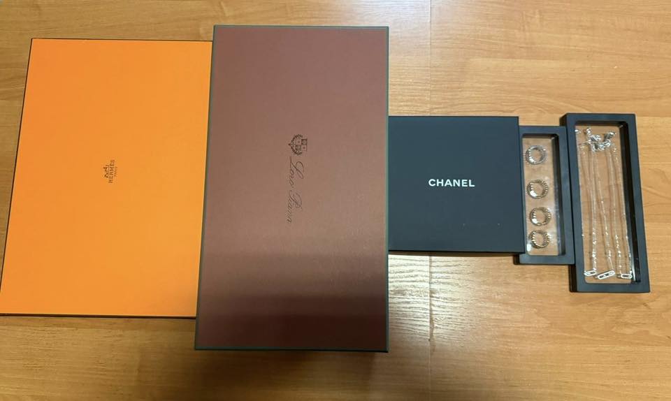 На кордоні з Польщею виявили брендові речі на 1,5 млн грн: водій їх не задекларував