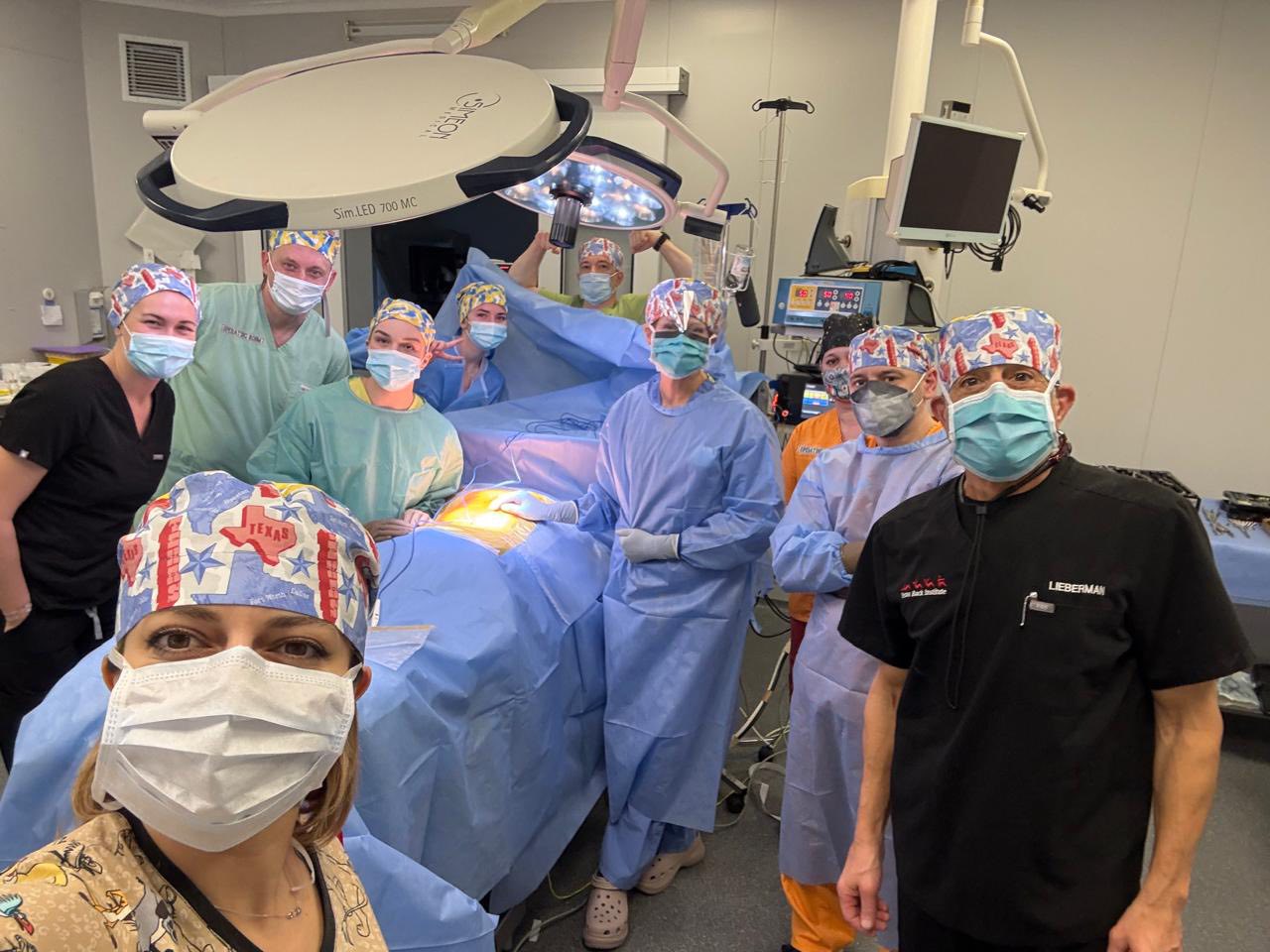 Операція з ризиком для життя: у Львові врятували підлітка з важким сколіозом