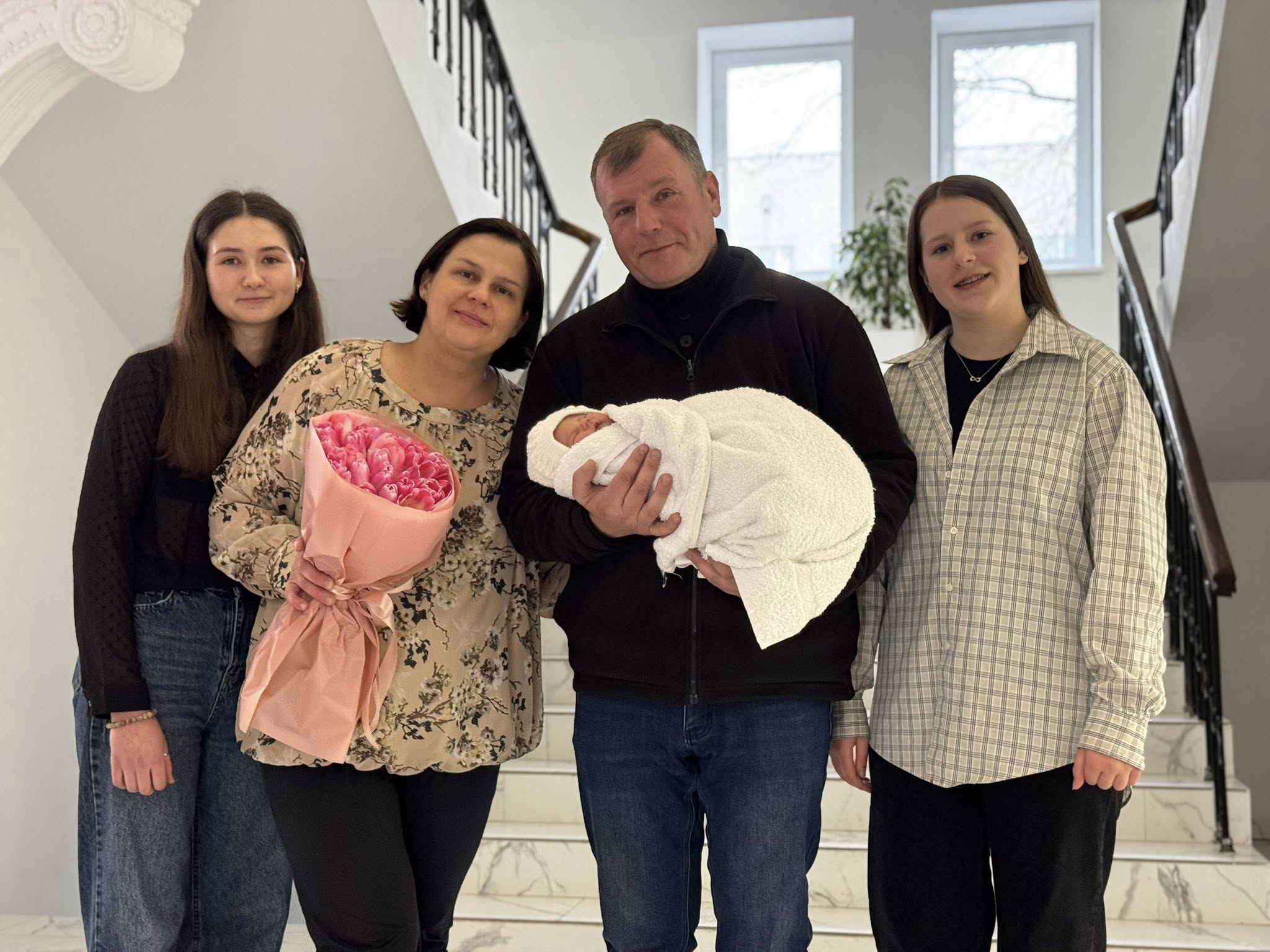 У Львові 46-річна жінка народила сьому дитину — усі діти в родині дівчатка