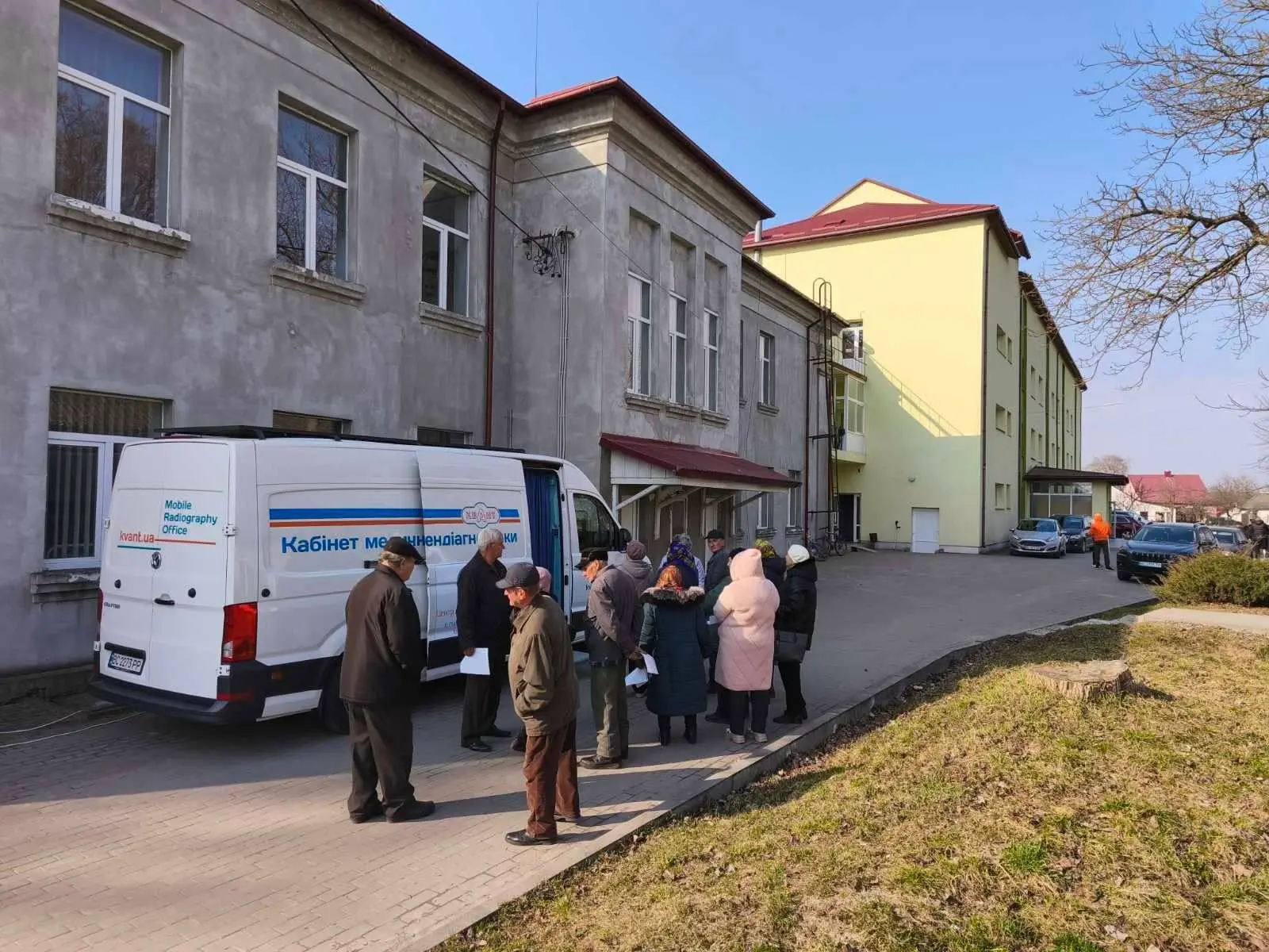 На Львівщині продовжує роботу мобільний рентген: новий графік виїздів