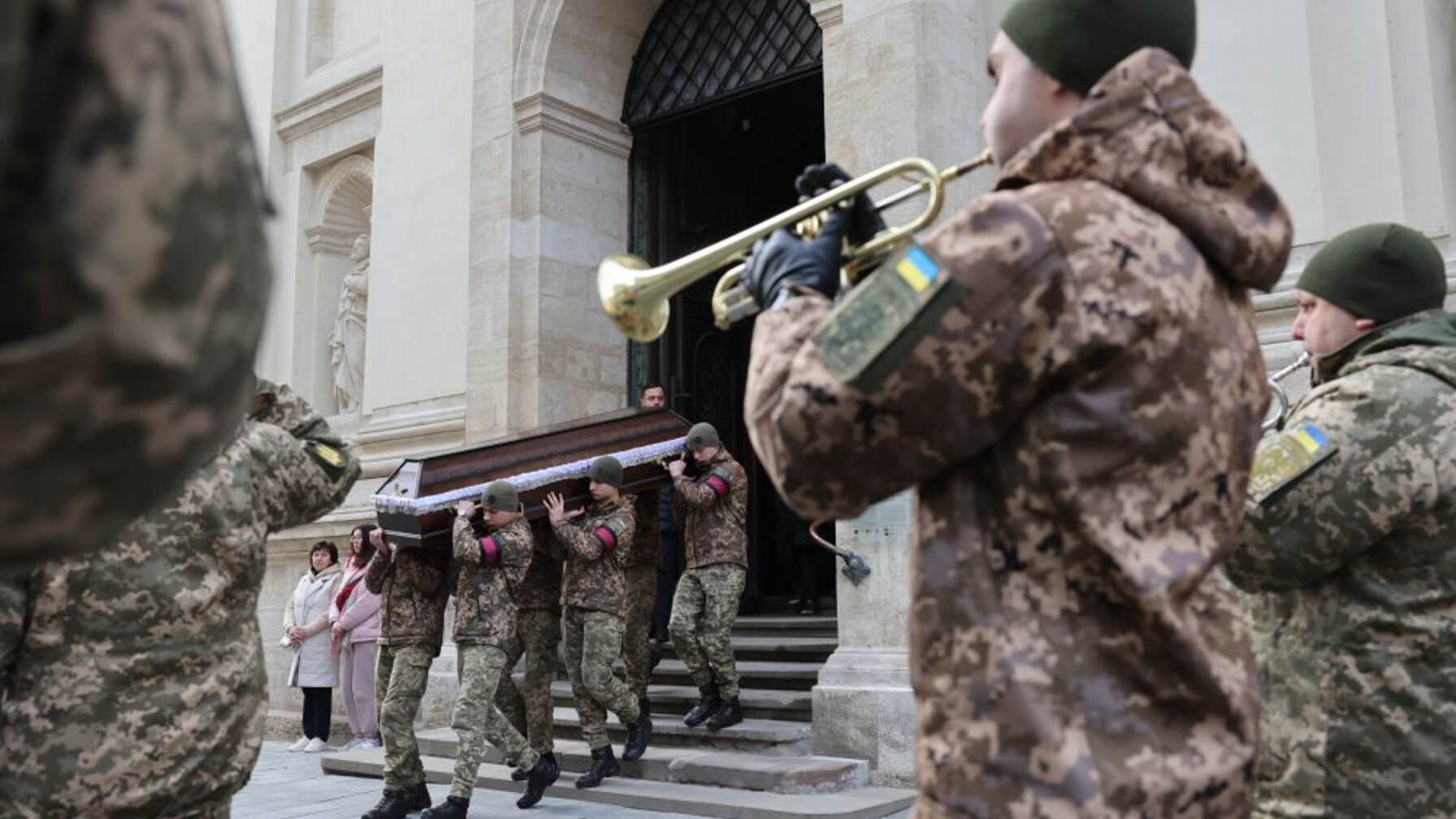 “Вирізнявся добротою та турботливістю”: завтра Львів попрощається із Захисником  Ярославом Бурбаном