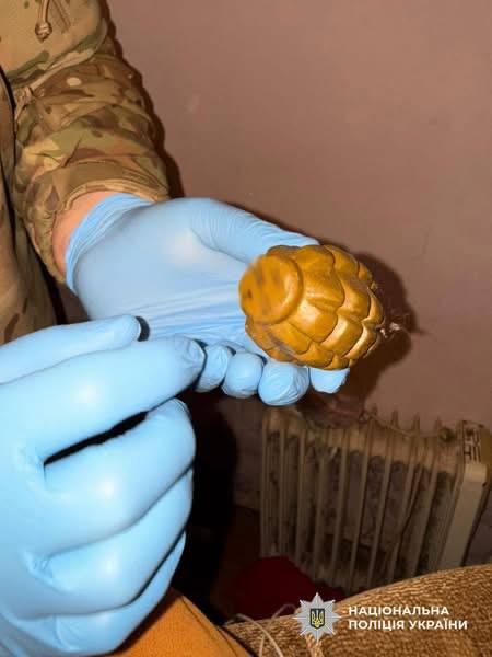 На Яворівщині затримали чоловіка за незаконне зберігання боєприпасів та вибухівки