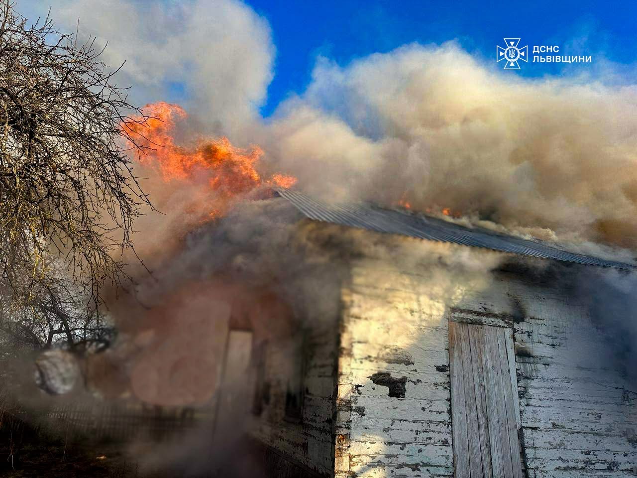 Смертельна пожежа на Самбірщині: у власному будинку загинула 55-річна жінка