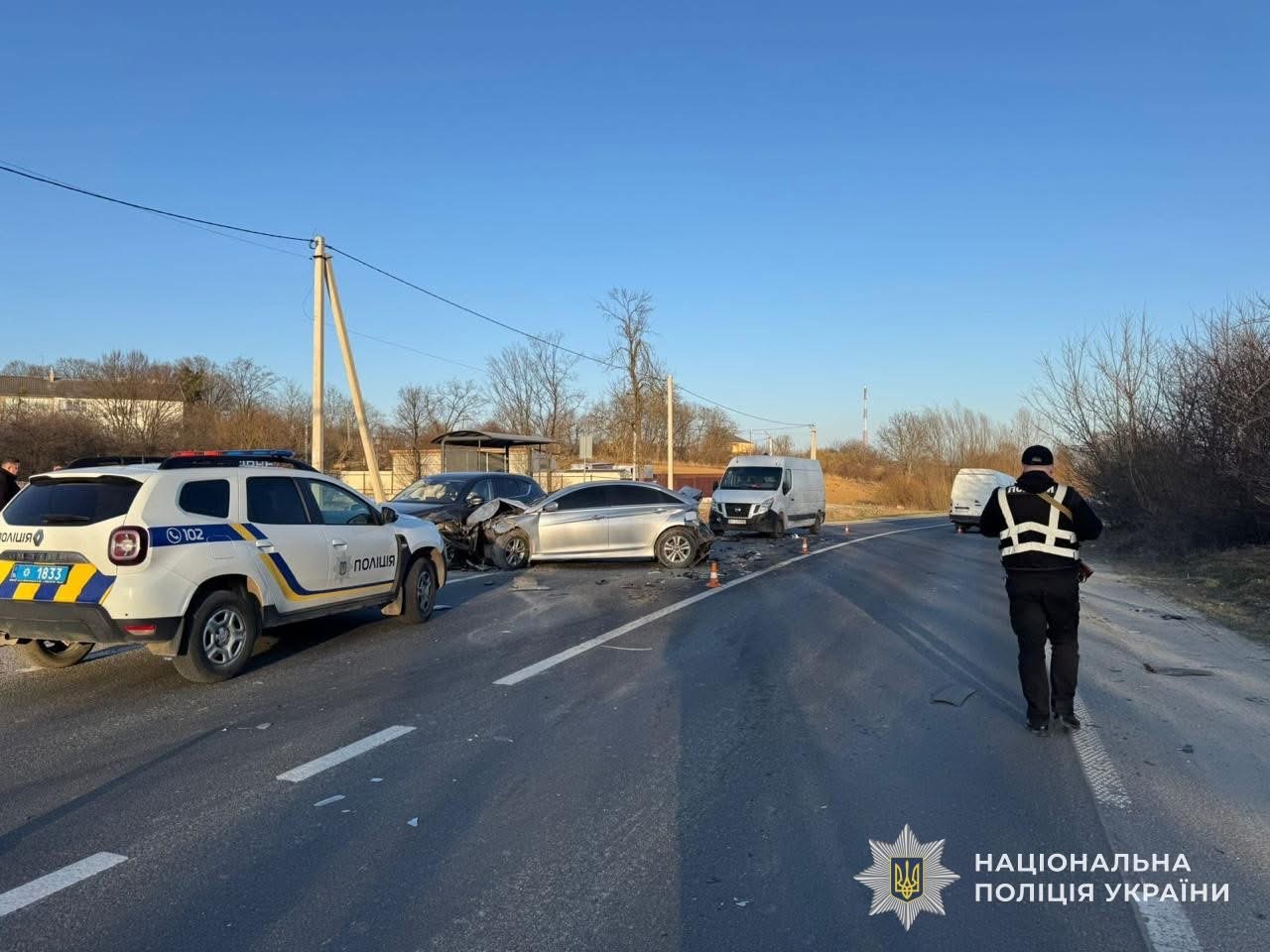 Троє людей постраждали в масштабній ДТП у Львівському районі