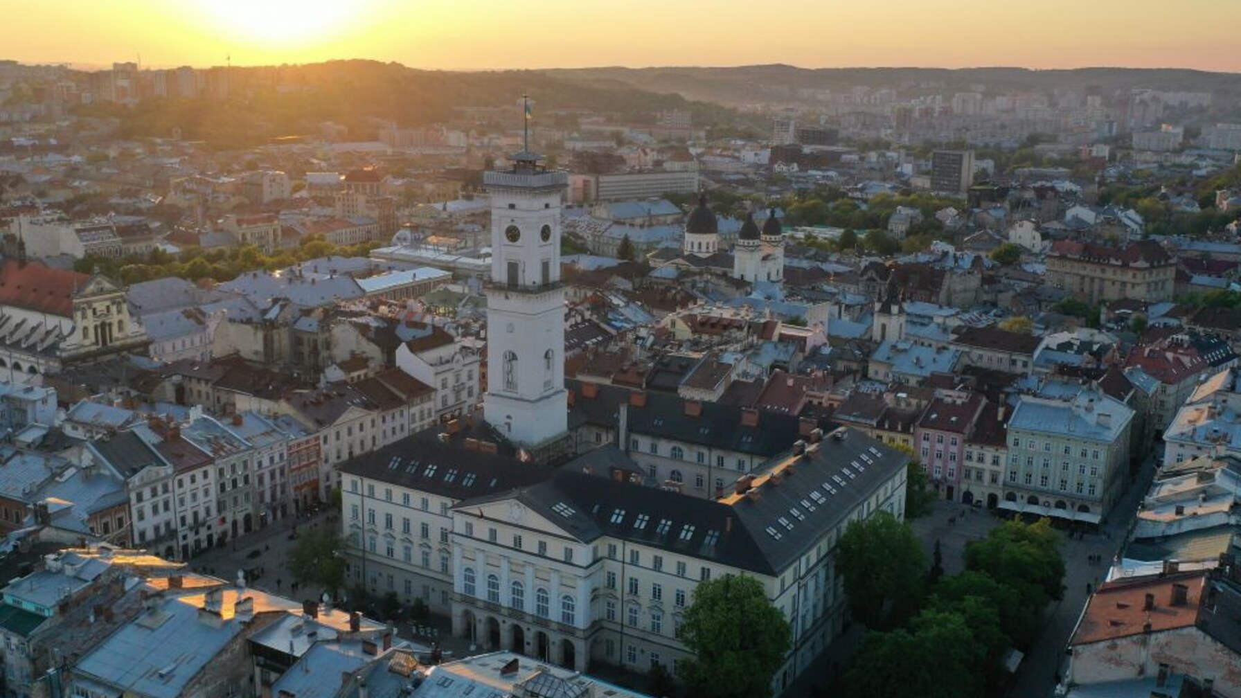 Школярів запрошують взяти участь у конкурсі малюнків про Львів