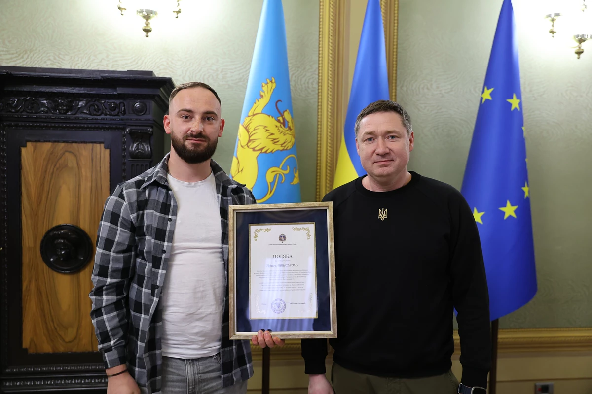 Козицький відзначив медика, який рятував потерпілих під час атаки на Львів