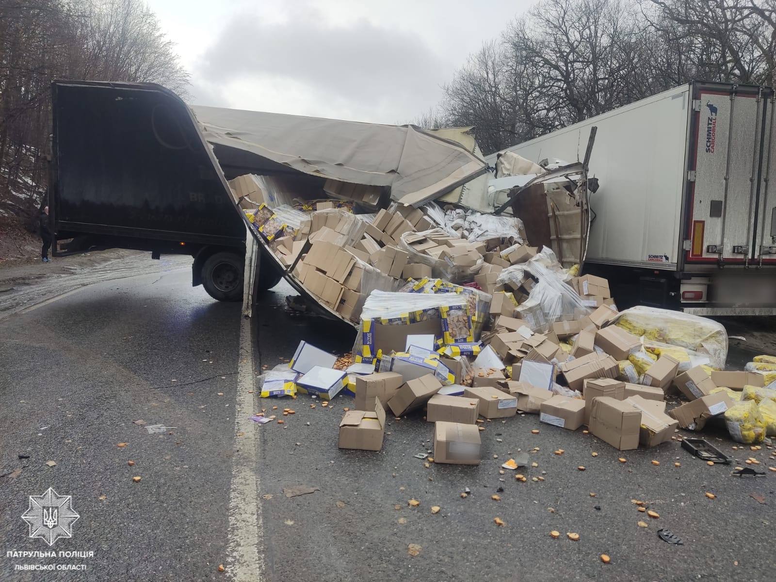 Аварія біля Пасік-Зубрицьких: рух на ділянці тимчасово перекритий