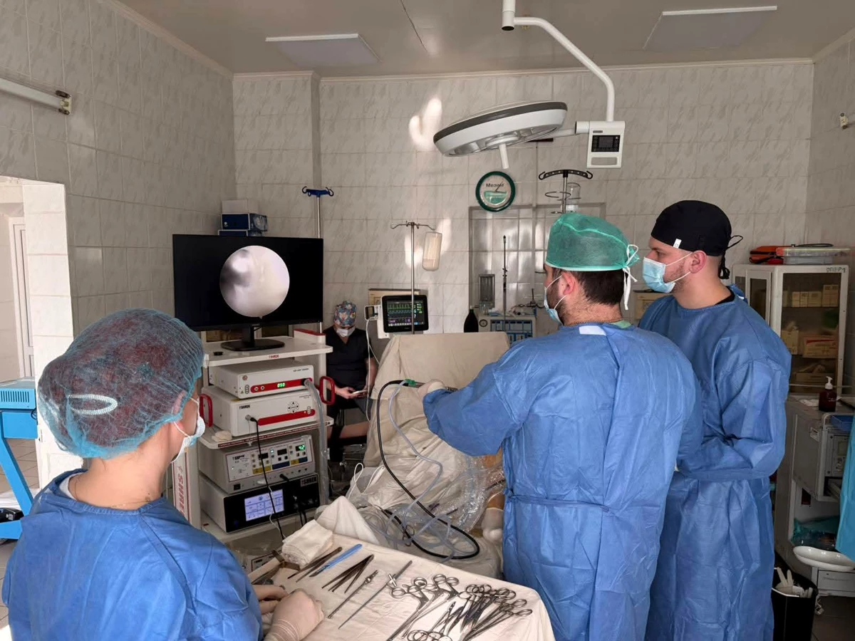 На Львівщині впровадили малотравматичний метод лікування суглобів