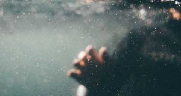 Тіло чоловіка знайшли у каналі на Львівщині: поліція з’ясовує обставини