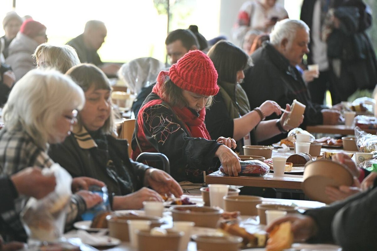 У Львові організували Великодній сніданок для людей у складних життєвих обставинах