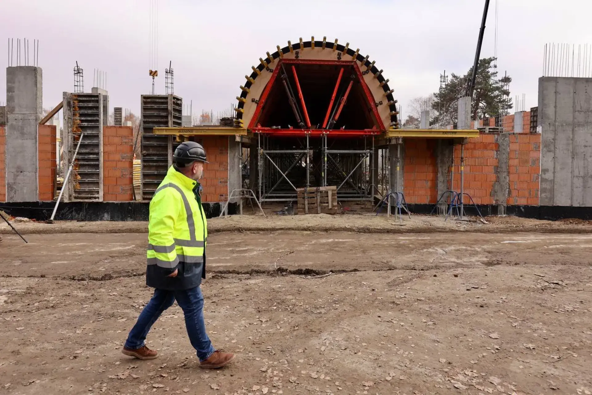 Морози зупинили роботи: у Львові коригують строки будівництва крематорію