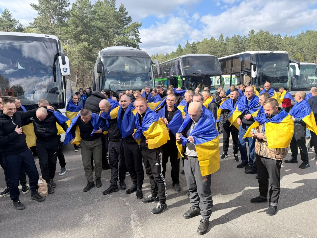 Обмін військовополоненими: 193 українські воїни повертаються додому