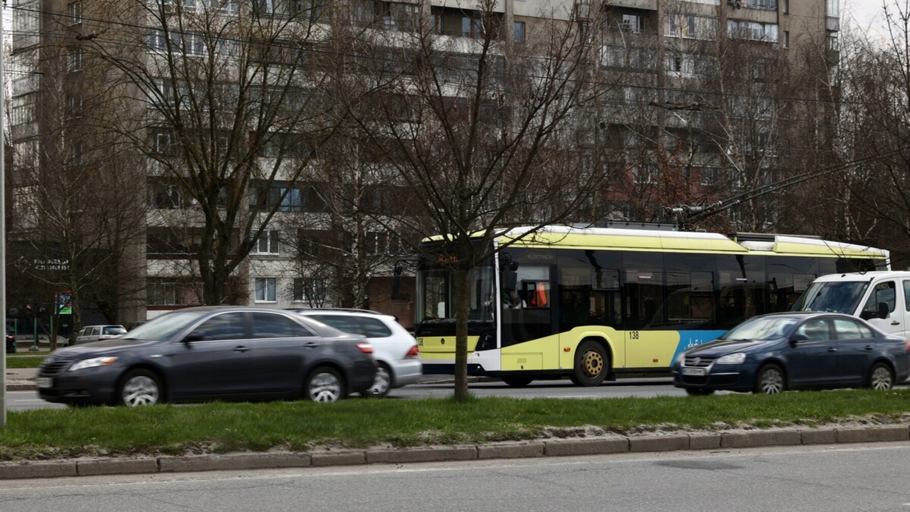 На вулиці Стрийській у Львові розпочали асфальтування: зміни у русі громадського і приватного транспорту