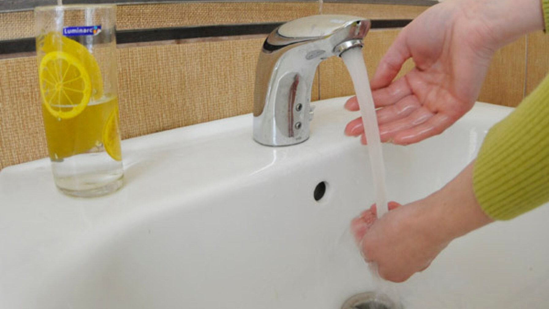 Ще 49 будинків у Львові знову мають гарячу воду: гідравлічні випробування закінчили раніше