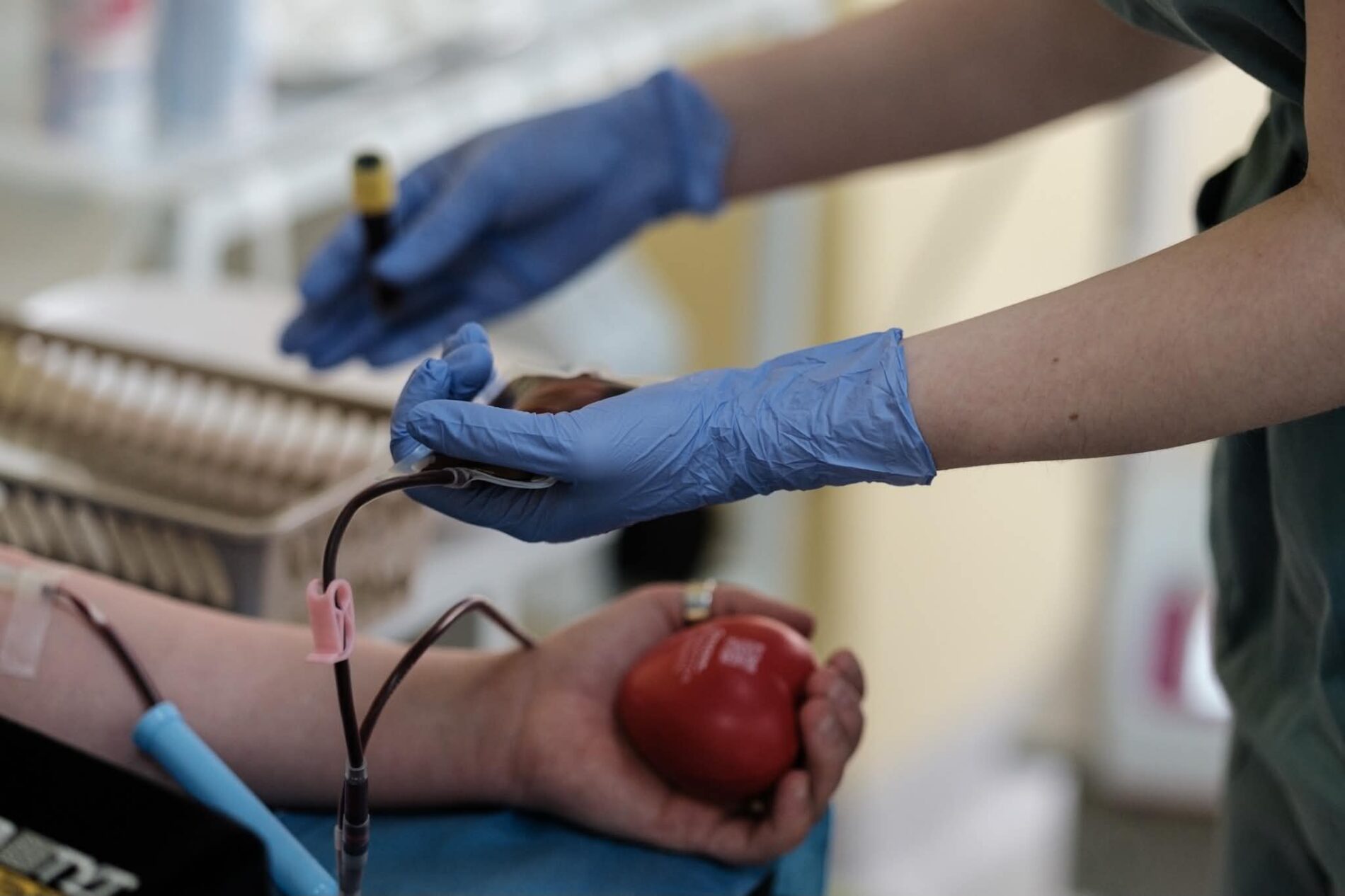 У Львові дефіцит крові: потрібні донори усіх груп та резусів
