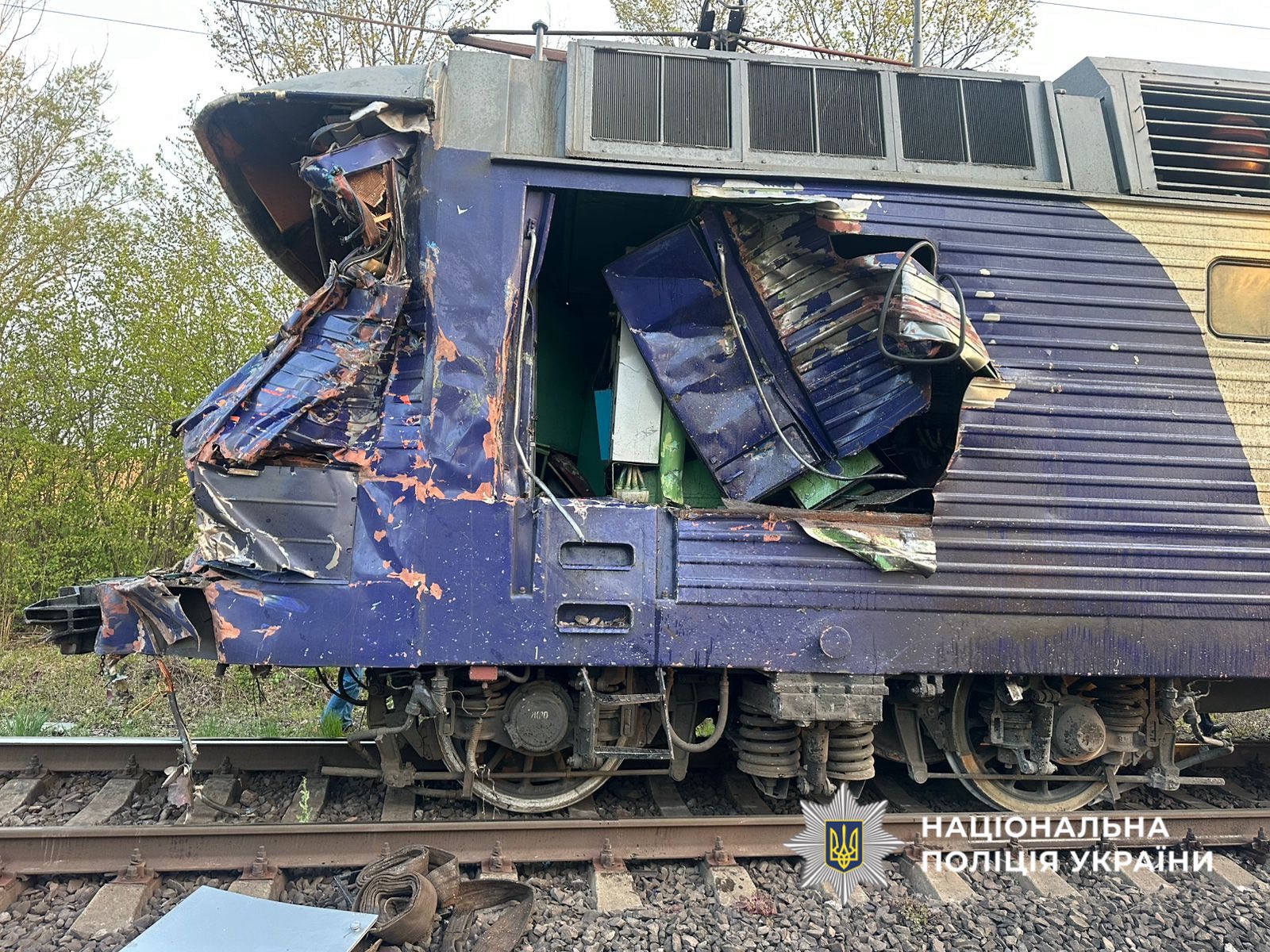В Укрзалізниці заявили, що водій автокрана, який виїхав на переїзд на Львівщині, помер по дорозі в лікарню