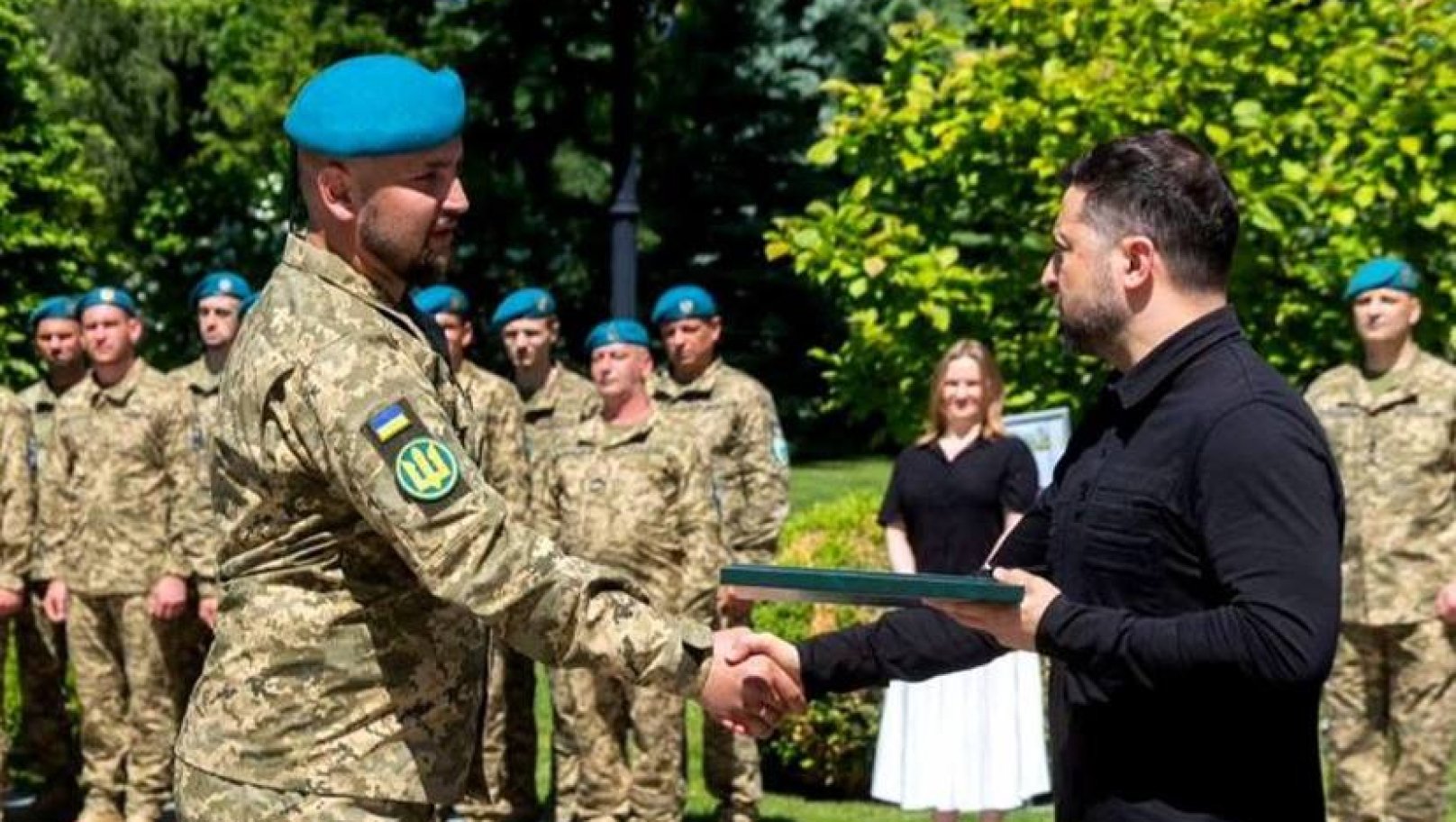 Воїн зі Львівщини отримав від Президента нагороду “Хрест бойових заслуг“
