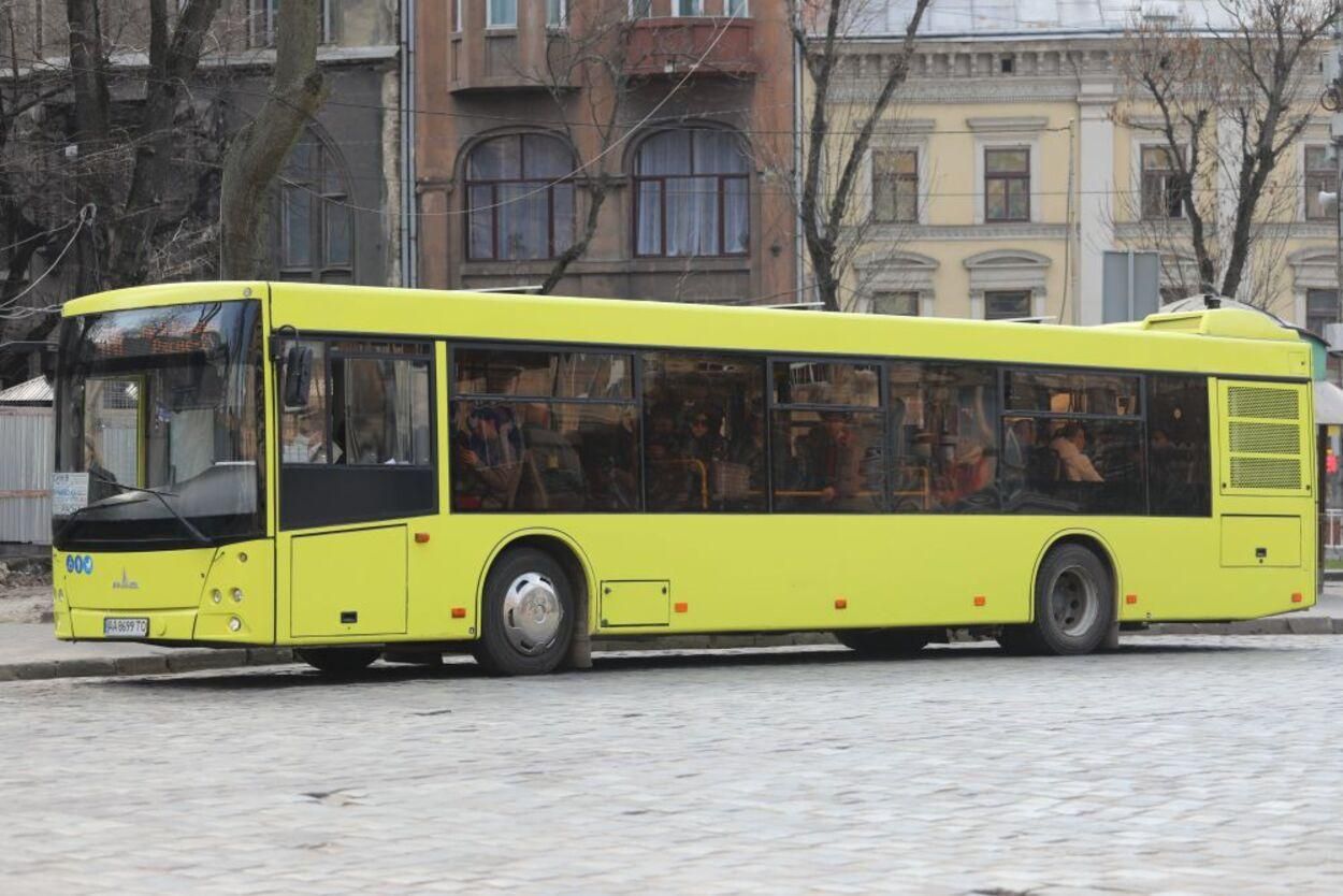 Через ремонт дороги у Львові змінюють рух одного з автобусів