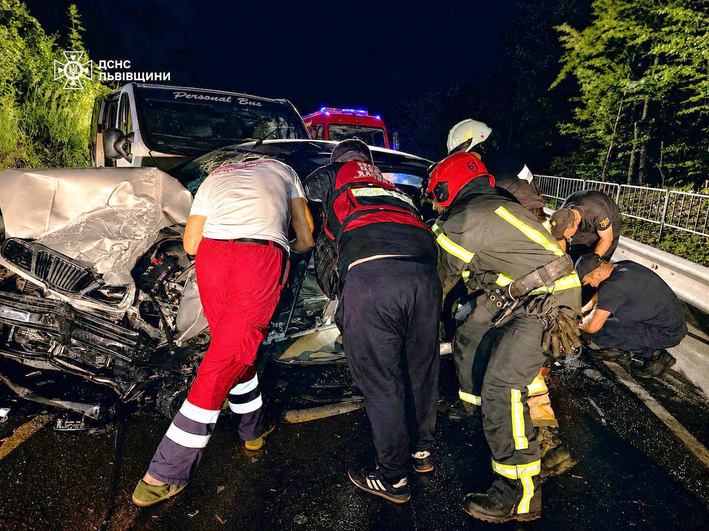 Нічна ДТП у Винниках забрала життя 24-річної жінки