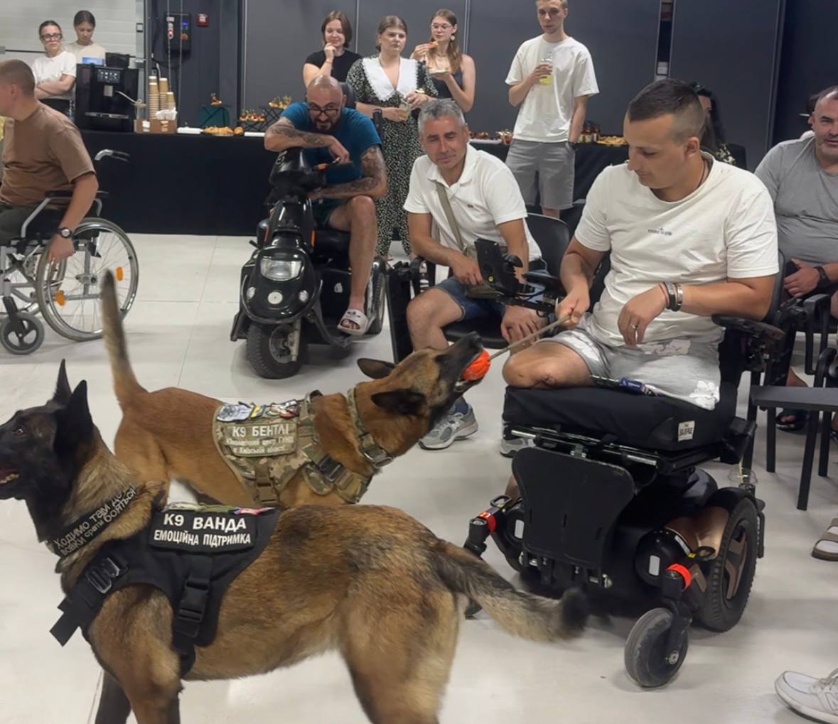 У Львові стартує UNBROKEN ANIMALS: ветеранам допомагатимуть відновлюватися собаки-компаньйони