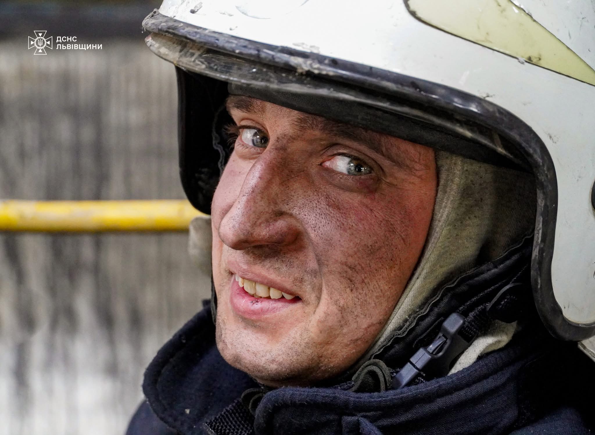 Врятували людей та не допустили знищення будівель: на Львівщині за добу рятувальники ліквідували 15 пожеж