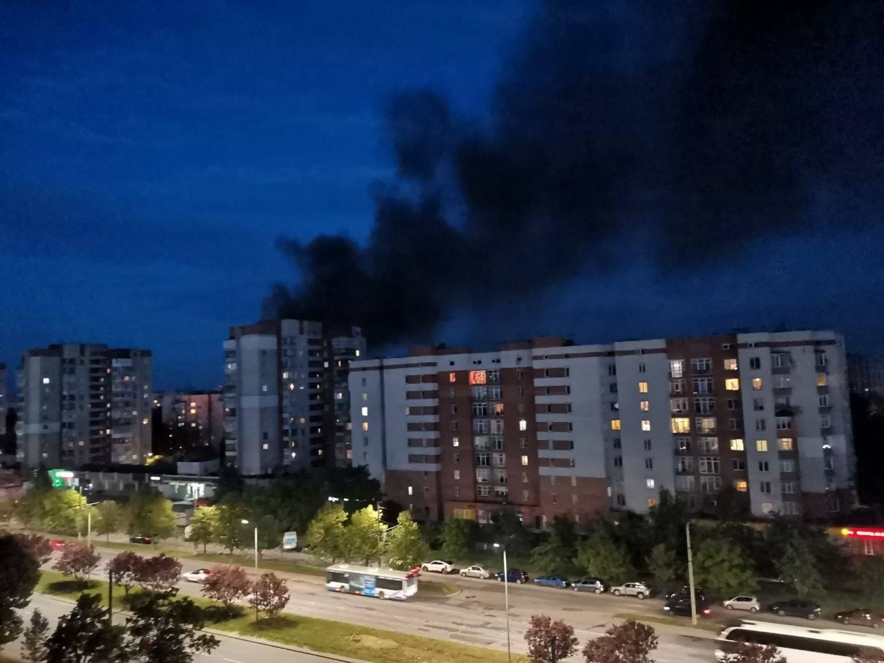 У Львові горять гаражі: над містом видно чорний дим (ФОТО)