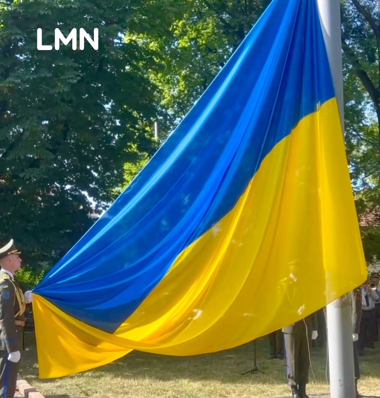 У Львові підняли Державний прапор до Дня Конституції України
