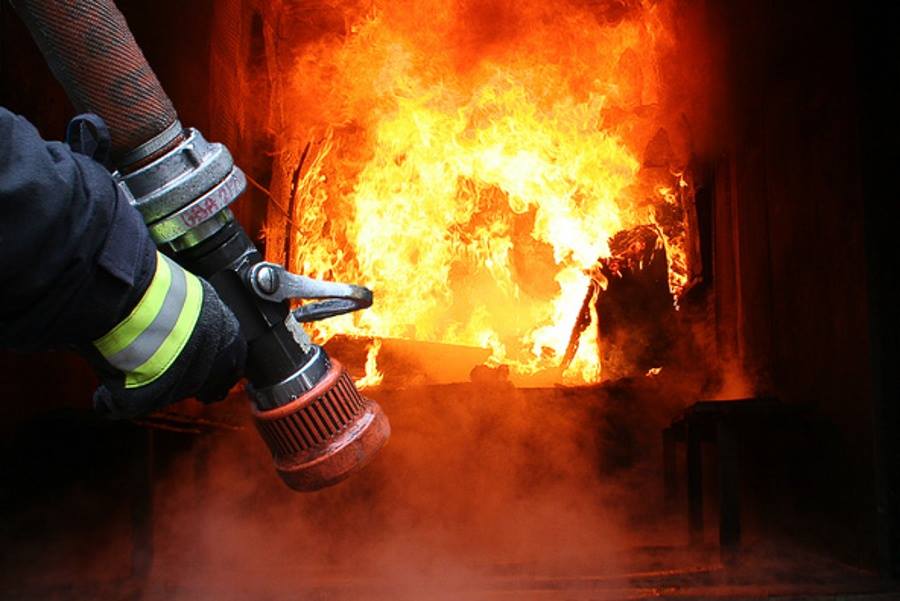 Неподалік Оперного театру у Львові сталася пожежа: що відомо