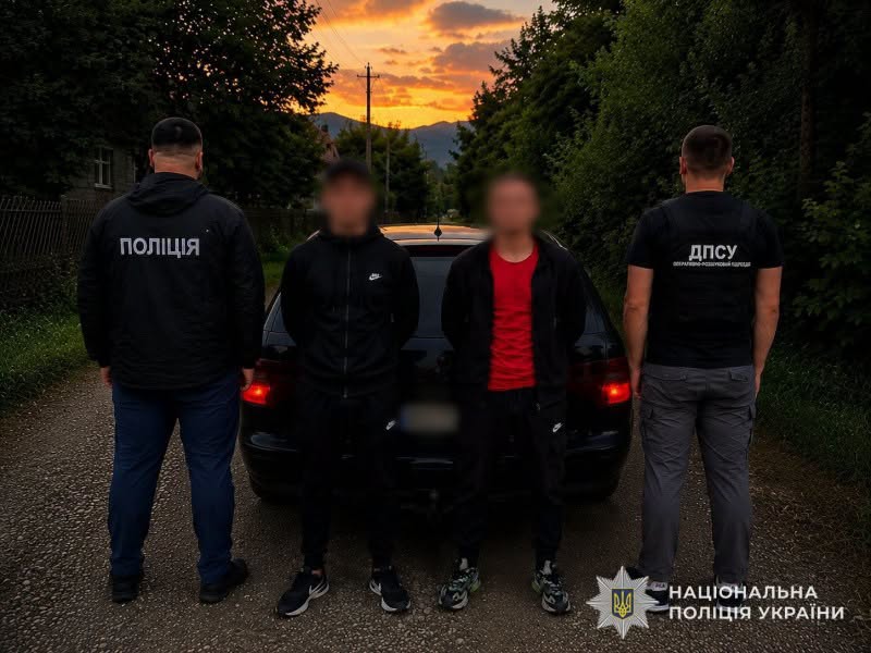 За 7,5 тис доларів обіцяли переправити за кордон: на Львівщині викрили двох мешканців Закарпаття